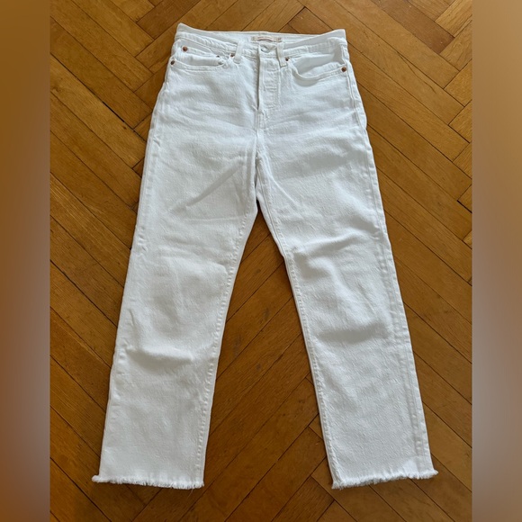 Levi’s Women’s Premium Wedgie Straight Jeans in White - Picture 6 of 13